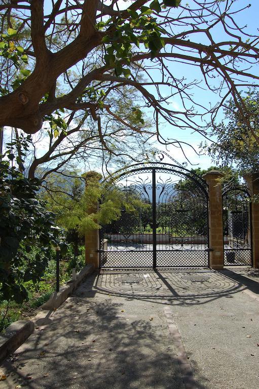 Cinisi 89 B&B Bagian luar foto