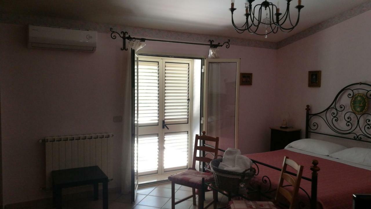Cinisi 89 B&B Bagian luar foto